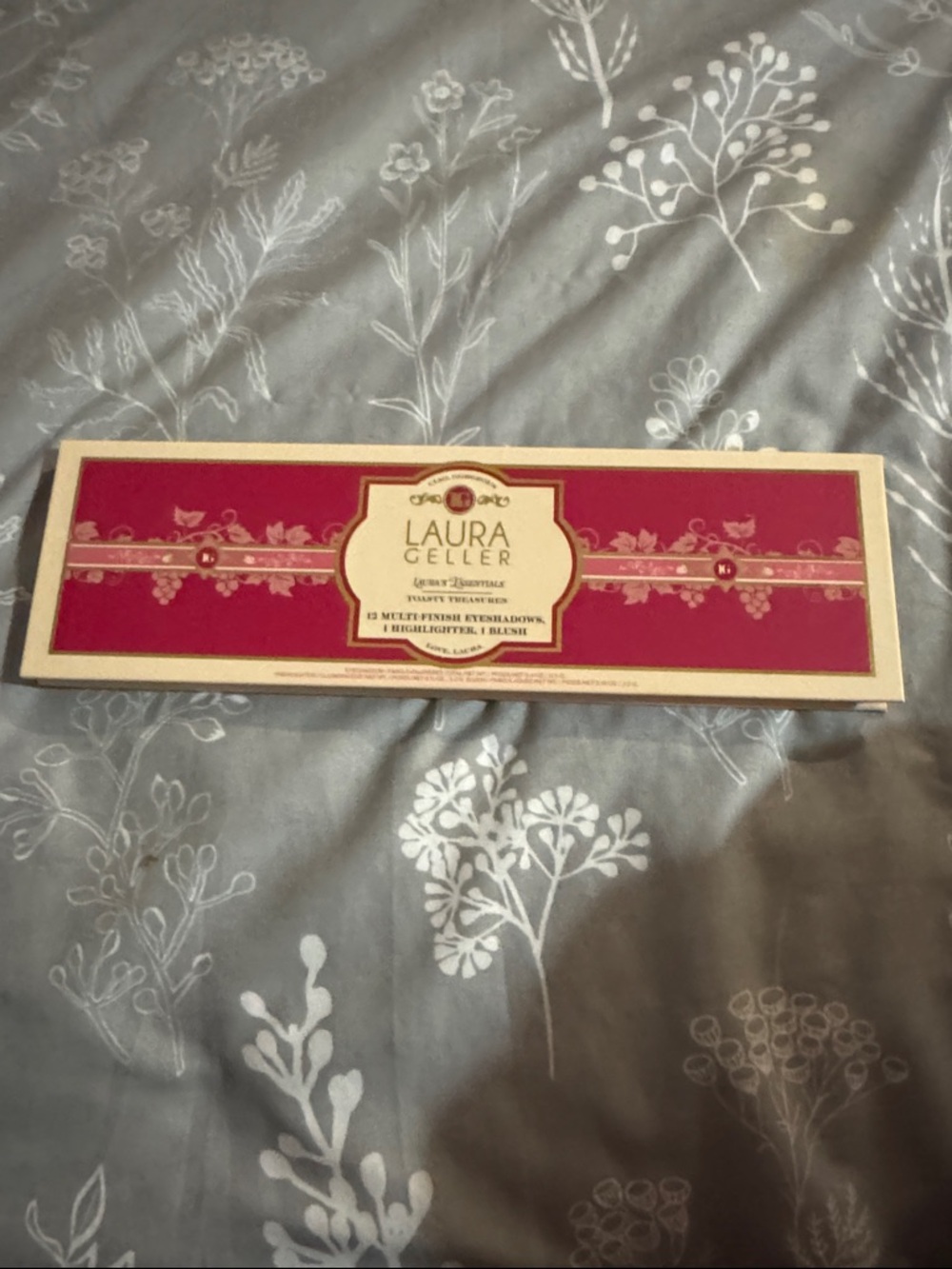 Laura Geller Eyeshadow Palette in Berry Red & Gold Trim